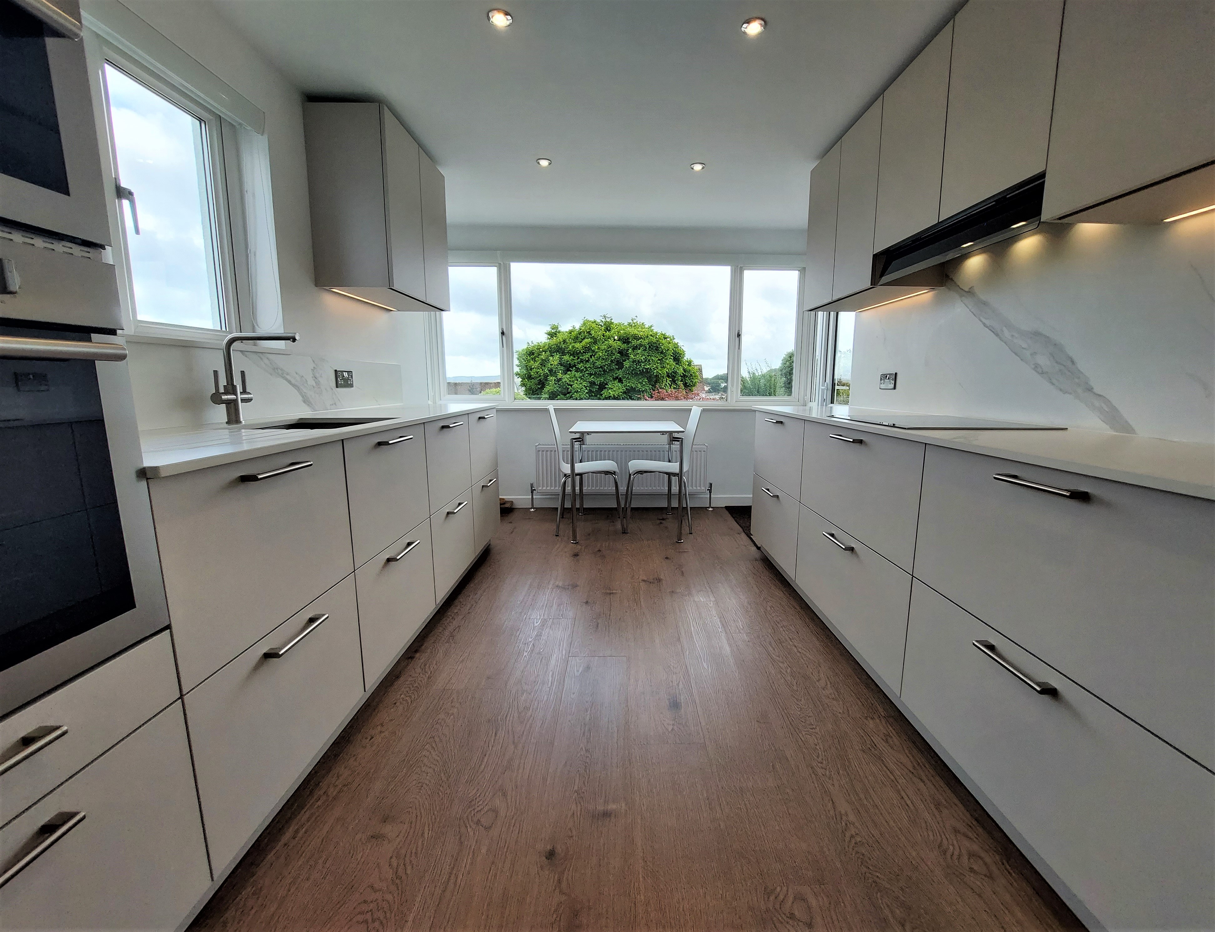 Bauformat Slab Kitchen with Dekton Opera Worktops & Palio Express Flooring